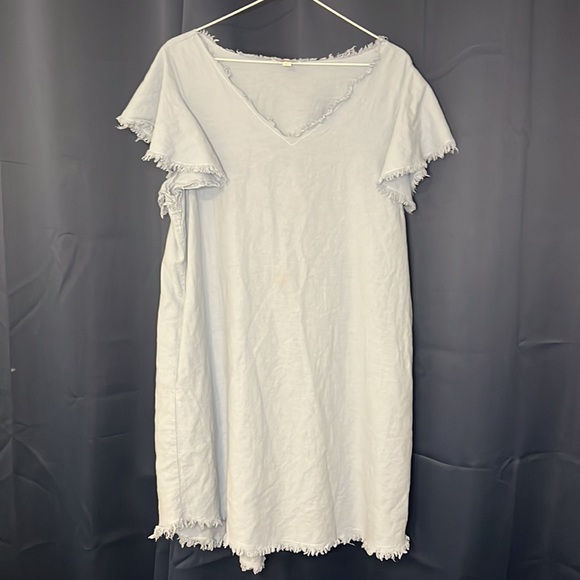 UMGEE | Frayed V-Cut Dress with Pockets - Picture 4 of 12